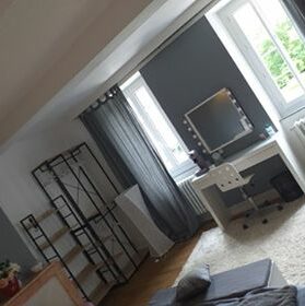 chambre plein sud vue jardin dans propriété de charme avec piscine et spa