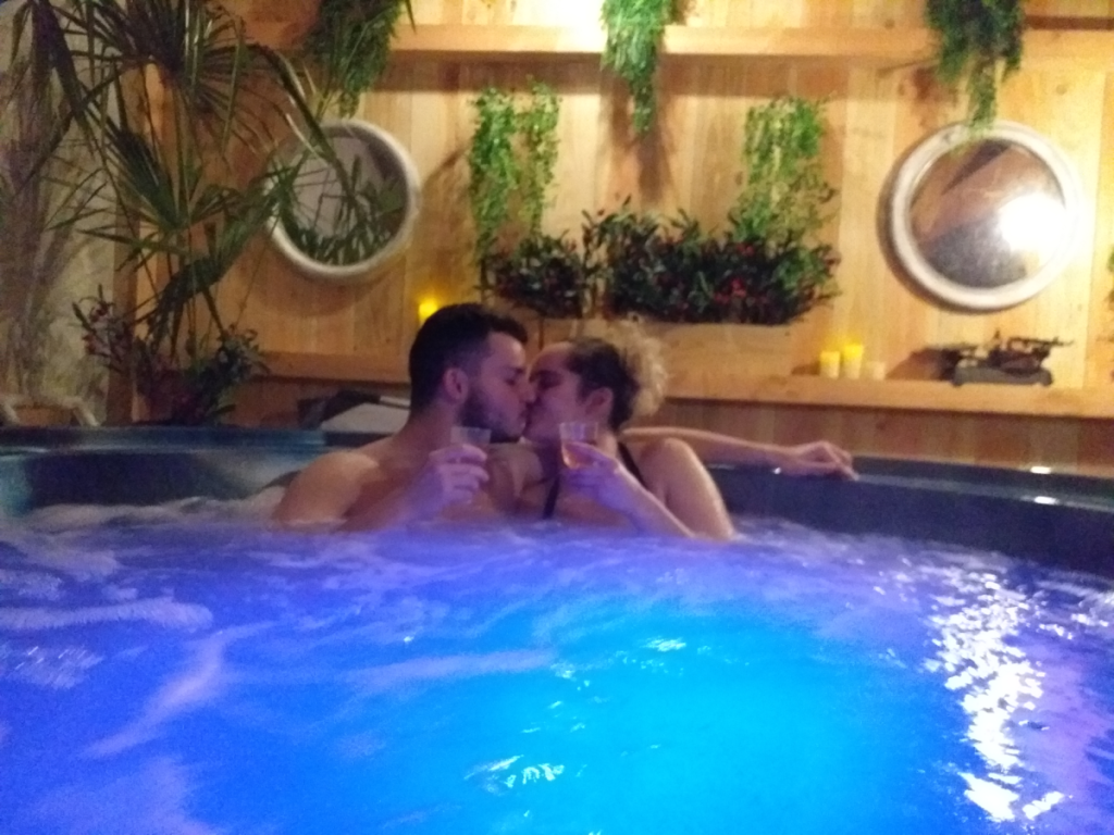 week end en amoureux avec jacuzzi le fossat